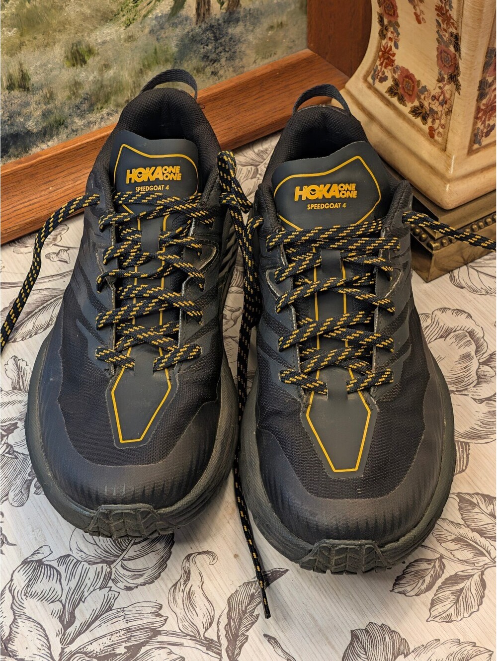 Hoka One One Speedgoat 4 GTX Black Gold Men's Size 8.5 Gore-Tex